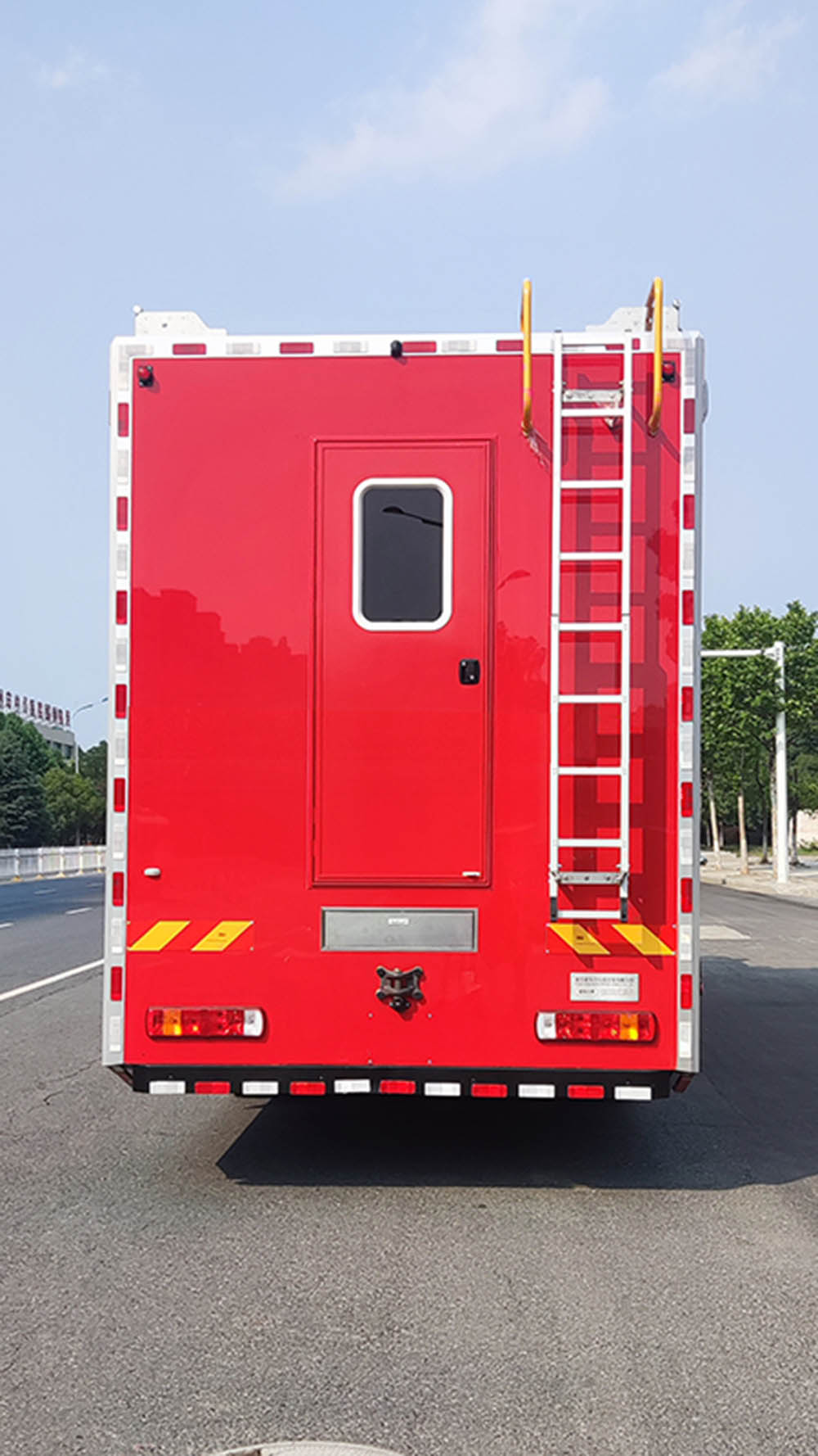 新東日牌YZR5200XLYZZ6淋浴車(chē)公告圖片