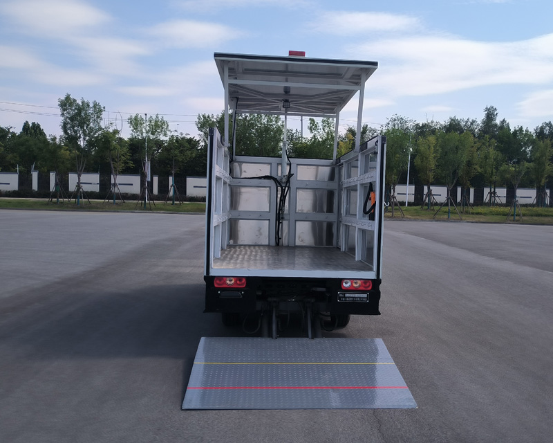 中植汽車牌CDL5030XTYDTBEV純電動(dòng)密閉式桶裝垃圾車公告圖片