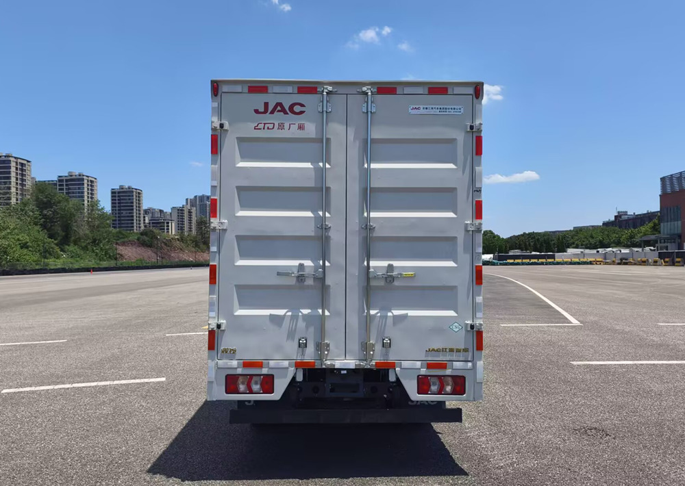 江淮牌HFC5041XXYP33N1C7NS廂式貨車(chē)公告圖片