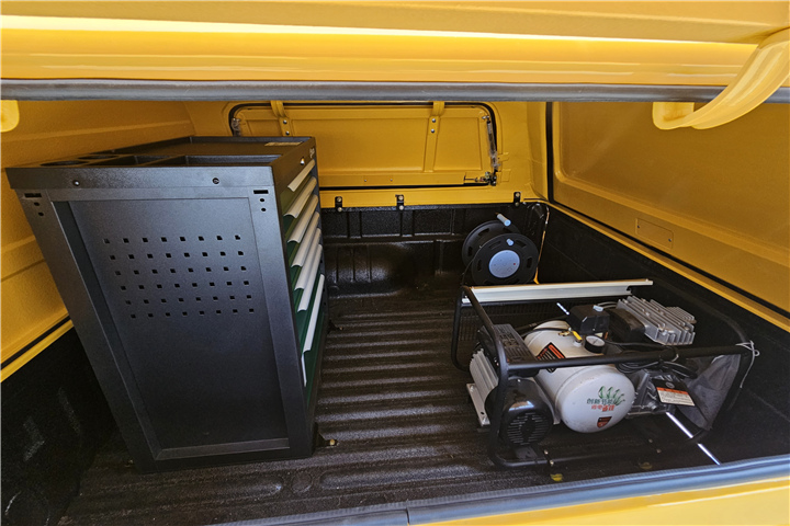 先行科技牌XXP5030XGCEVQ純電動(dòng)工程車公告圖片