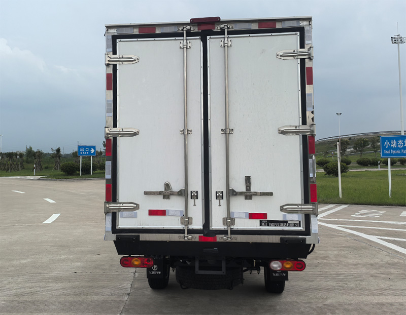飛碟牌FD5031XLCD79BEV-1純電動(dòng)冷藏車(chē)公告圖片