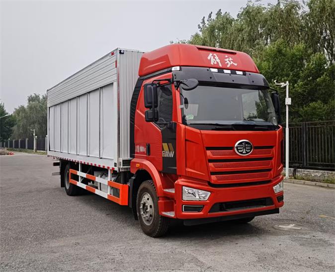 長城牌HTF5161XLTE6輪胎運(yùn)輸車