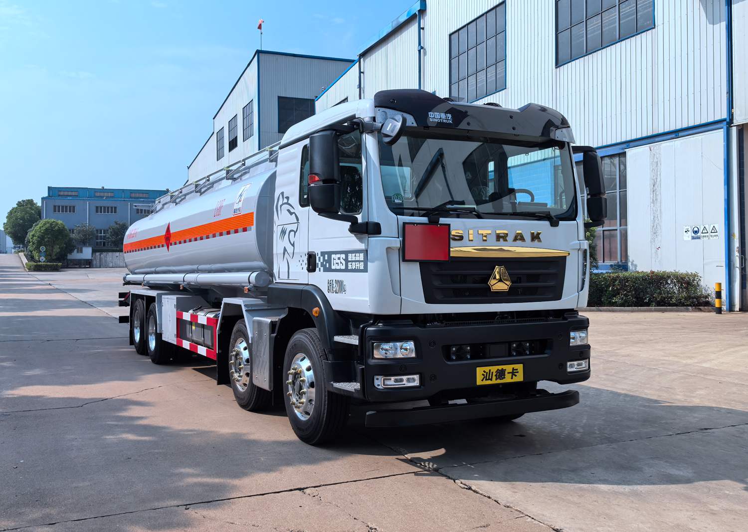 QXC5326GRYZ6E型易燃液體罐式運(yùn)輸車(chē)圖片