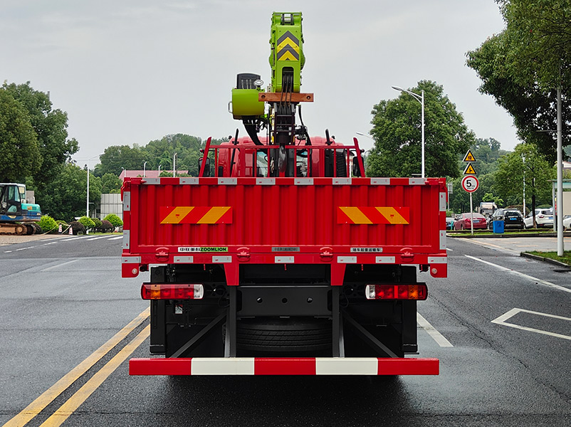 中聯(lián)牌ZLM5180JSQBJ隨車起重運輸車公告圖片