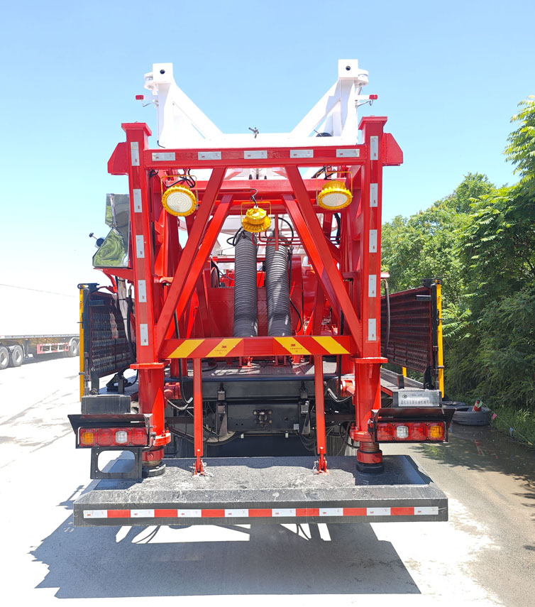 東潯牌TDX5300TXJ修井機(jī)公告圖片