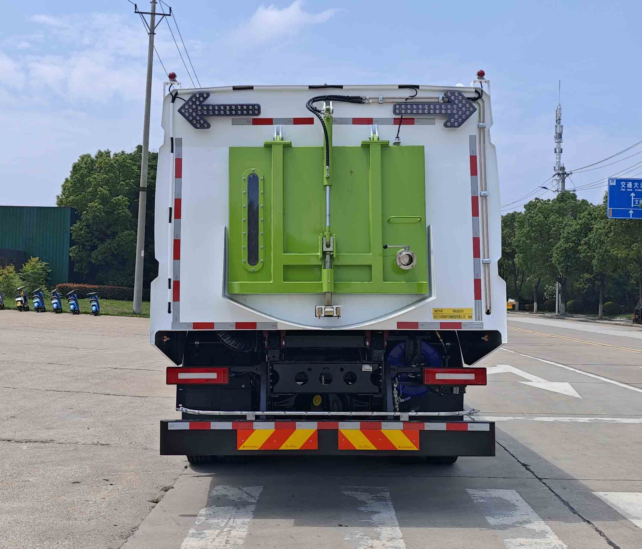 富巖汽車牌HWL5188TXSBEV純電動洗掃車公告圖片