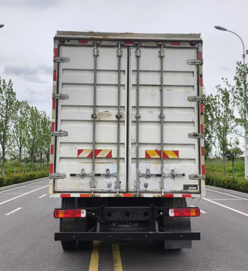 歐曼牌BJ5181XXYEVAGF-01純電動(dòng)廂式貨車公告圖片