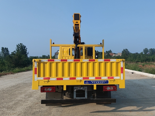 神百重工牌ABC5071JSQBJ6隨車起重運輸車公告圖片