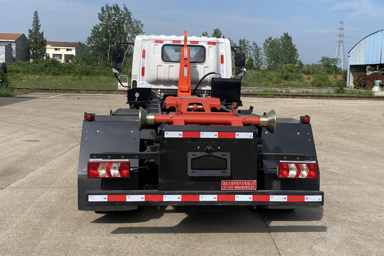 力海通牌HLH5120ZXXSXBEV純電動(dòng)車(chē)廂可卸式垃圾車(chē)公告圖片
