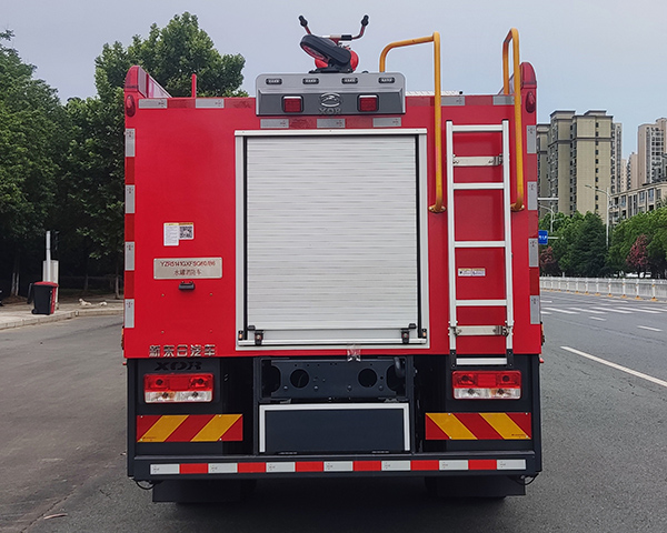 新東日牌YZR5141GXFSG60/B6水罐消防車公告圖片