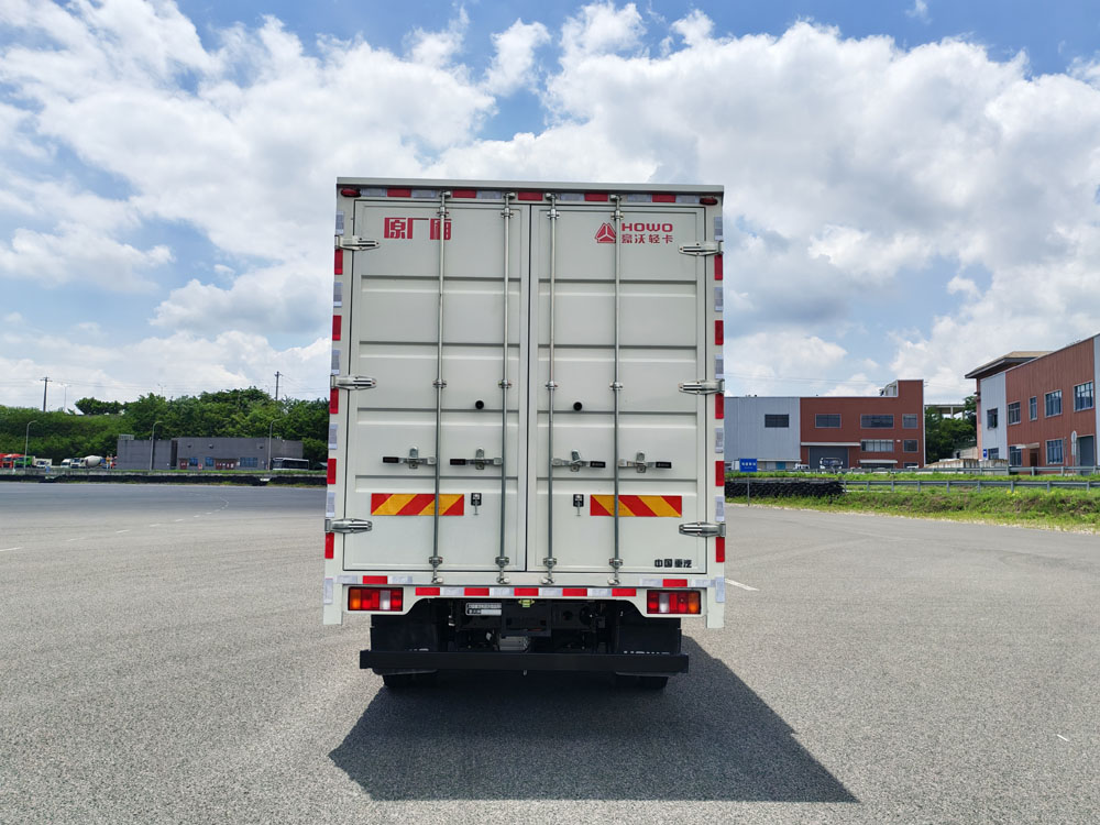 豪沃牌ZZ5137XXYK3615Z1BEVG5純電動(dòng)廂式貨車公告圖片