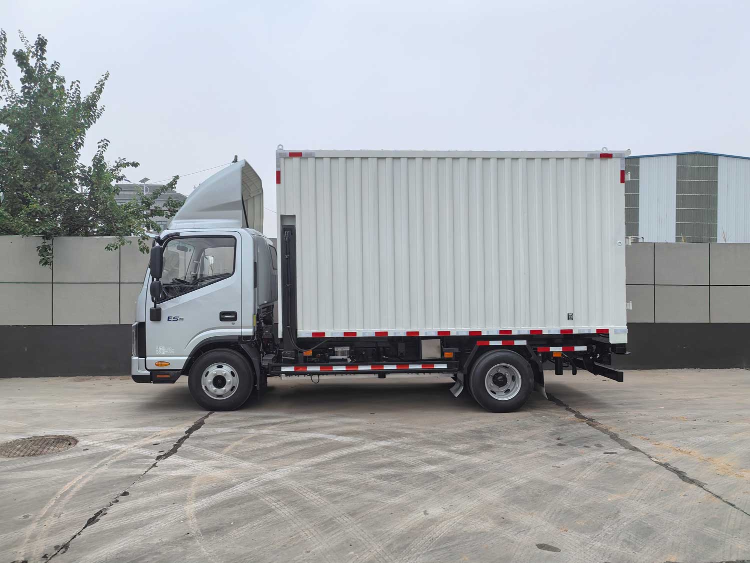 大衡輝牌SJQ5040ZKXJHBEV純電動(dòng)車廂可卸式汽車公告圖片