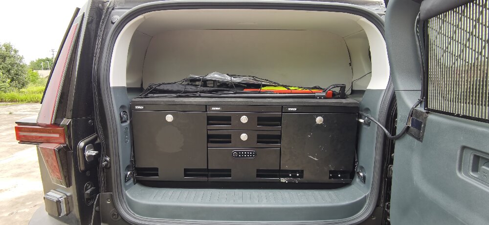 東嘉加樂(lè)牌DJV5040XFBAHEV插電式增程混合動(dòng)力防暴車公告圖片