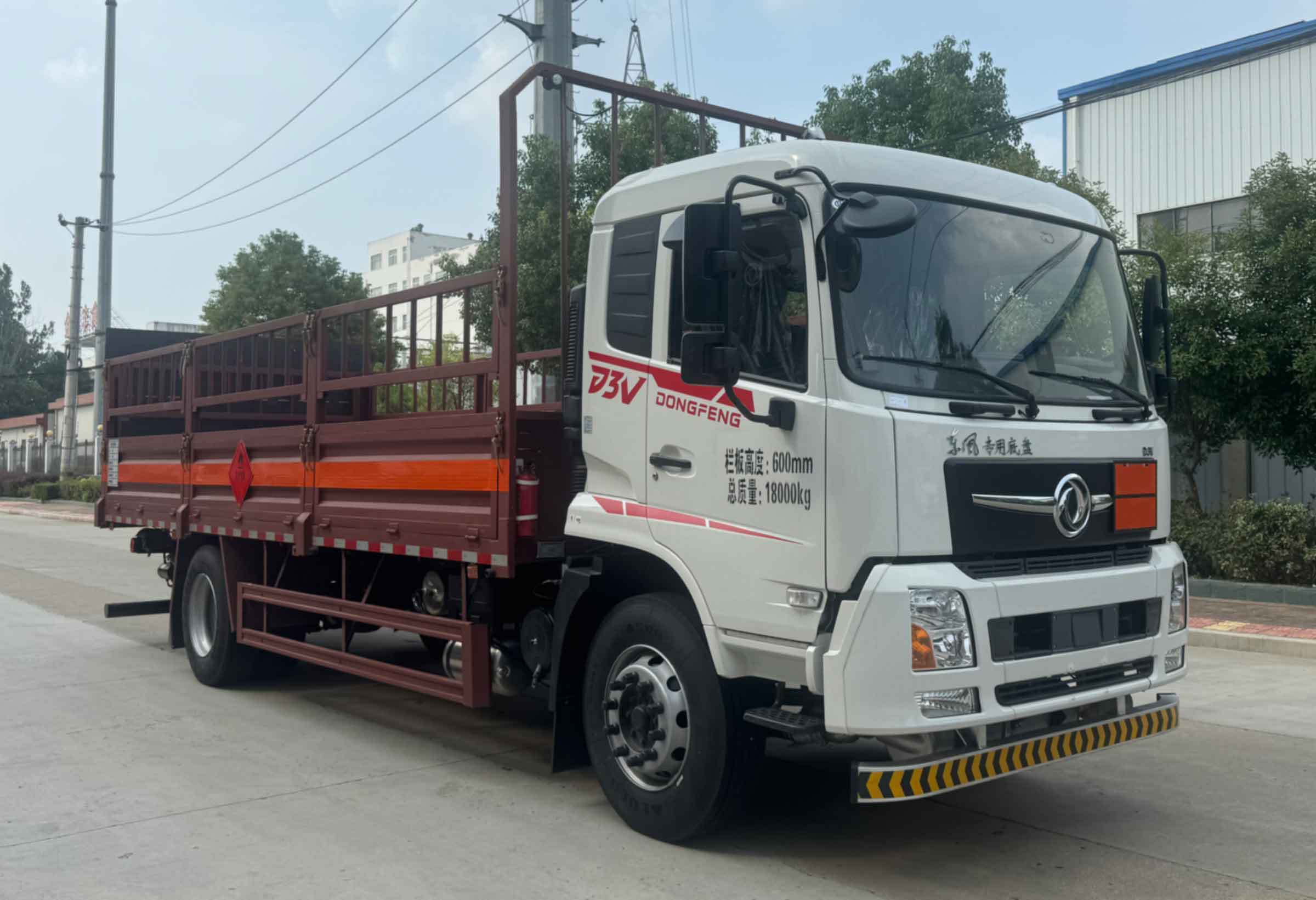 HTW5183TQPDFV6型氣瓶運(yùn)輸車圖片