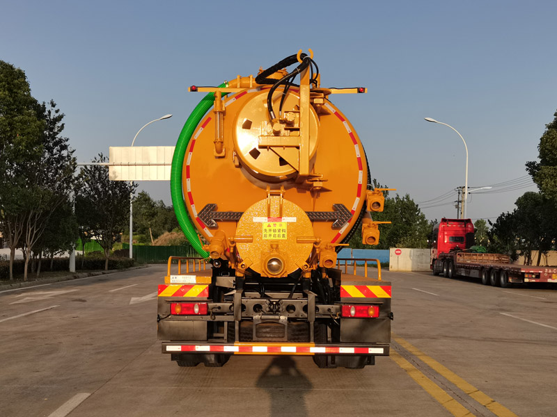 楚勝牌CSC5251GQWD6清洗吸污車(chē)公告圖片