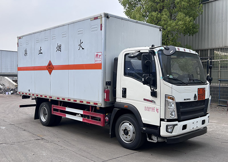 楚飛牌CLQ5127XQY6ZZ爆破器材運(yùn)輸車公告圖片