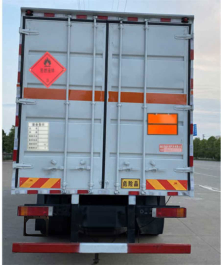 專威牌HTW5327XRYDFV6易燃液體廂式運(yùn)輸車公告圖片