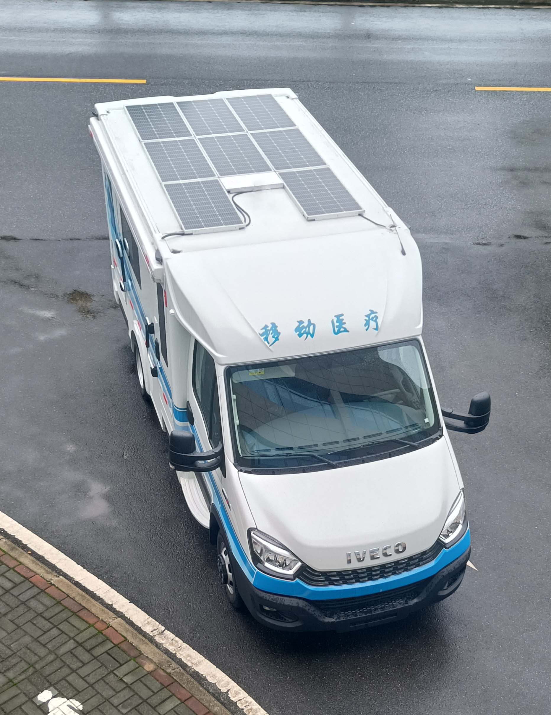 依維柯牌NJ5046XYLFE2醫(yī)療車公告圖片