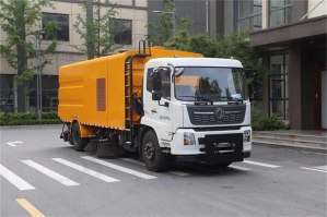 扫路车