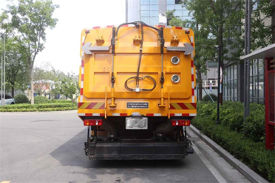 匠興牌ZWJ5180TSLDFE1掃路車公告圖片