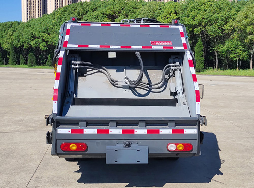 齊東方牌CLD5042ZYSBEV純電動壓縮式垃圾車公告圖片