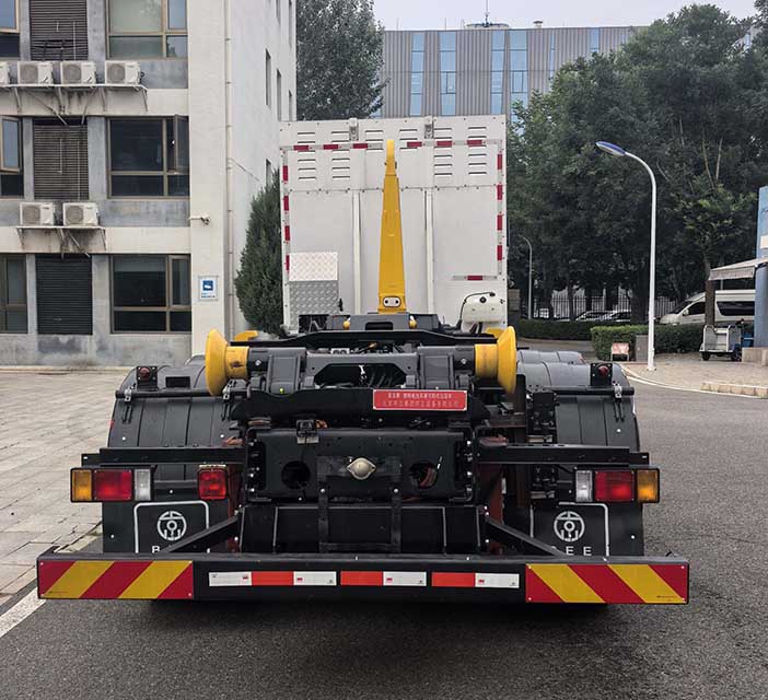 亞潔牌BQJ5310ZXXQLFCEV燃料電池車廂可卸式垃圾車公告圖片