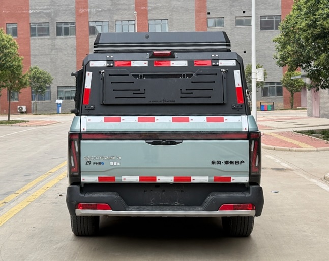 東風(fēng)牌ZN5030TSYUCEPHEVB插電式混合動力宿營車公告圖片