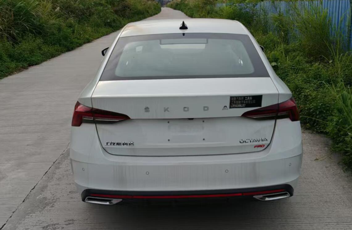 瓏致汽車牌LZV5020XGJ57工具車公告圖片