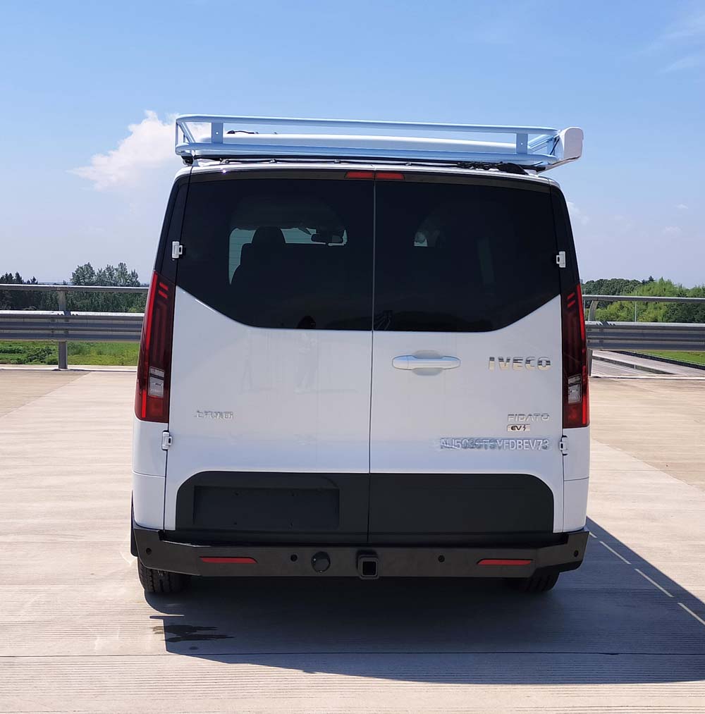 依維柯牌NJ5030TSYFDBEV73純電動宿營車公告圖片