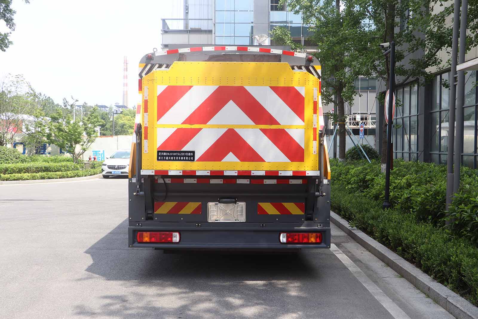 匠興牌ZWJ5180TSLZZE1掃路車公告圖片