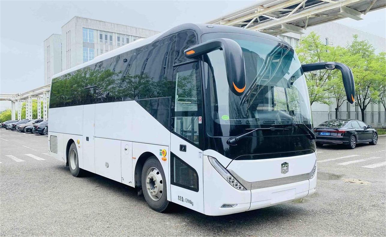 唯航牌AND5131XYL醫(yī)療車