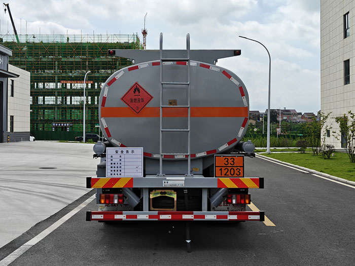 楚勝牌CSC5189GJYZ6加油車公告圖片