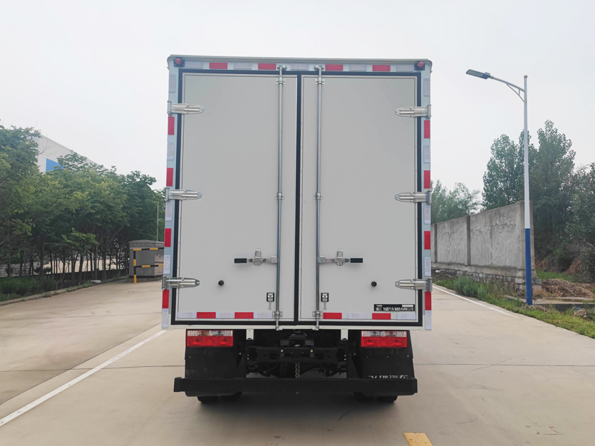 飛碟牌FD5044XXYW63BEV-1純電動(dòng)廂式貨車公告圖片