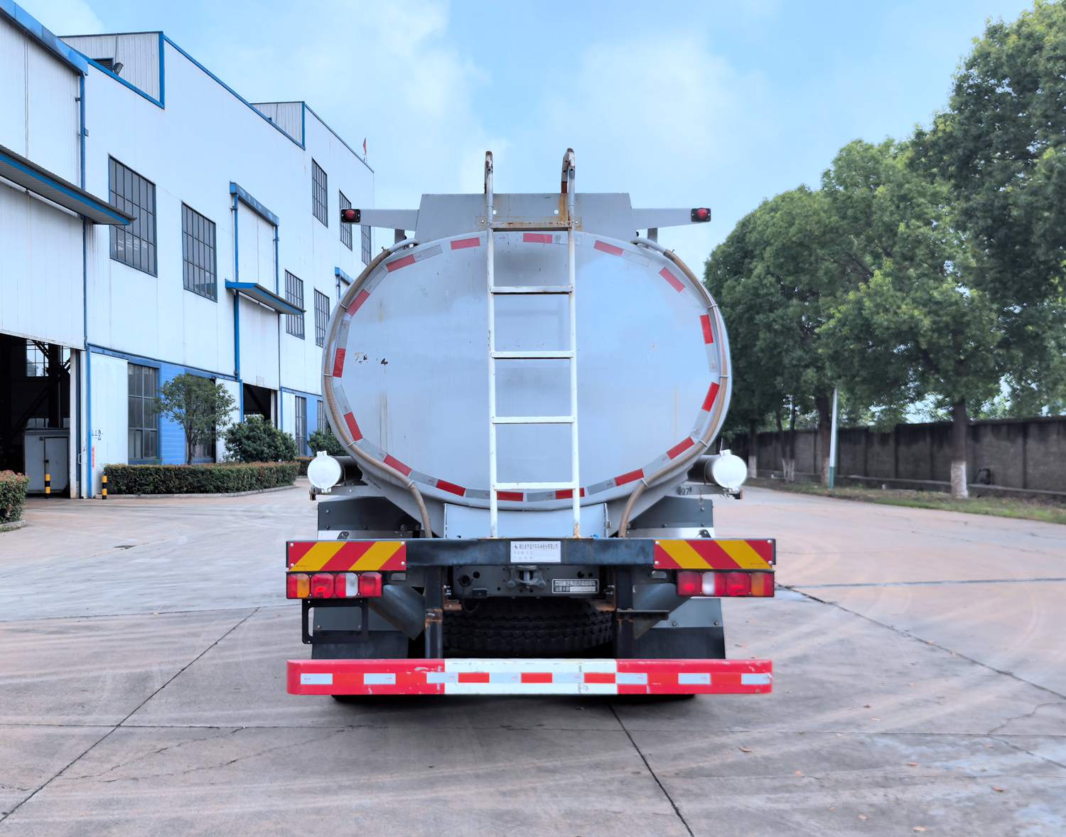 齊星牌QXC5256TGYZ6A供液車(chē)公告圖片