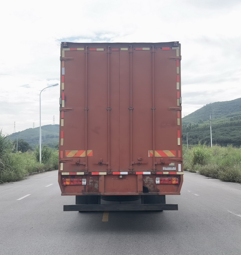 乘龍牌LZ5181XXYH5AC101廂式貨車公告圖片