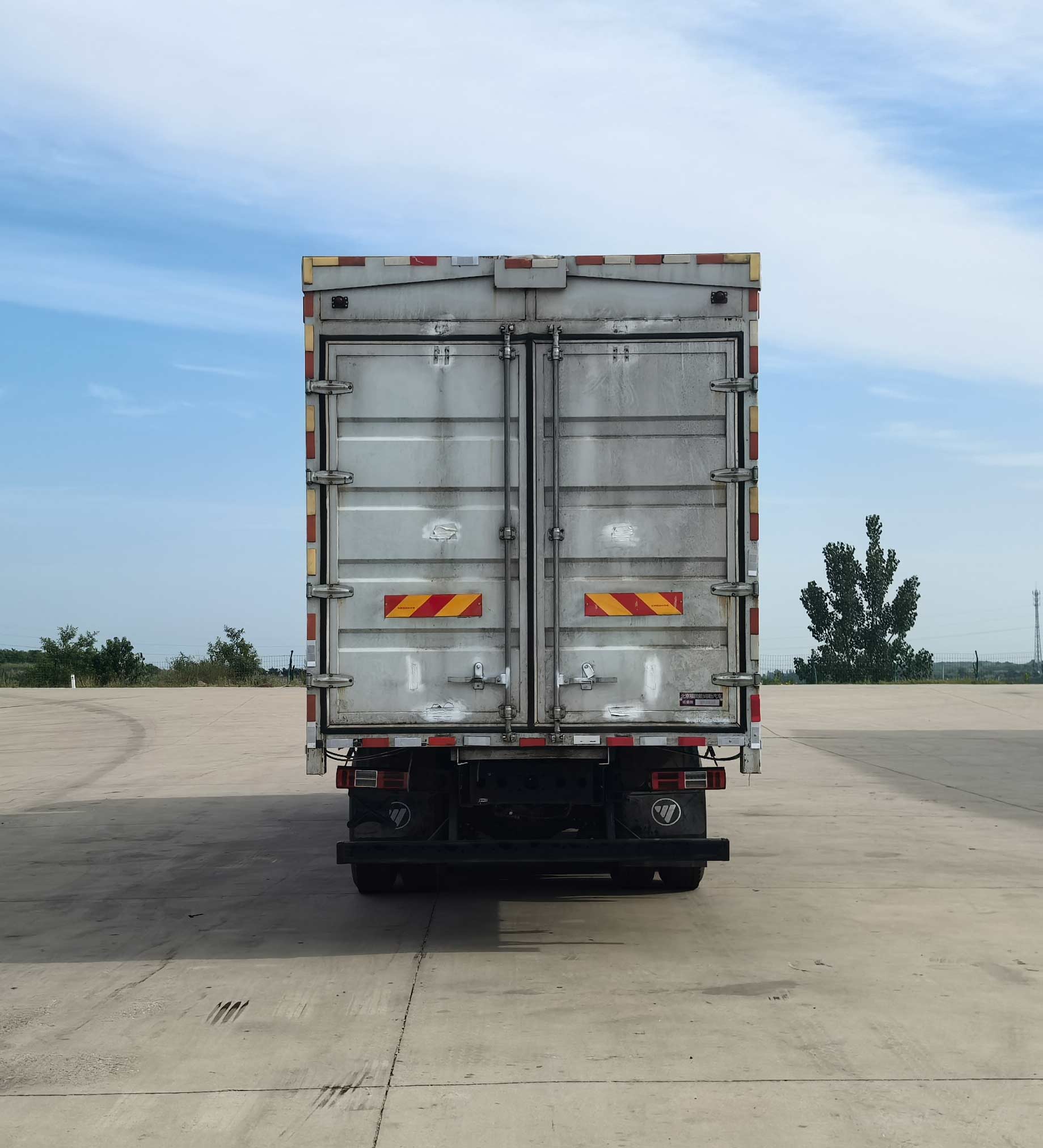 歐曼牌BJ5319XYKY6GAM-01翼開啟廂式貨車公告圖片