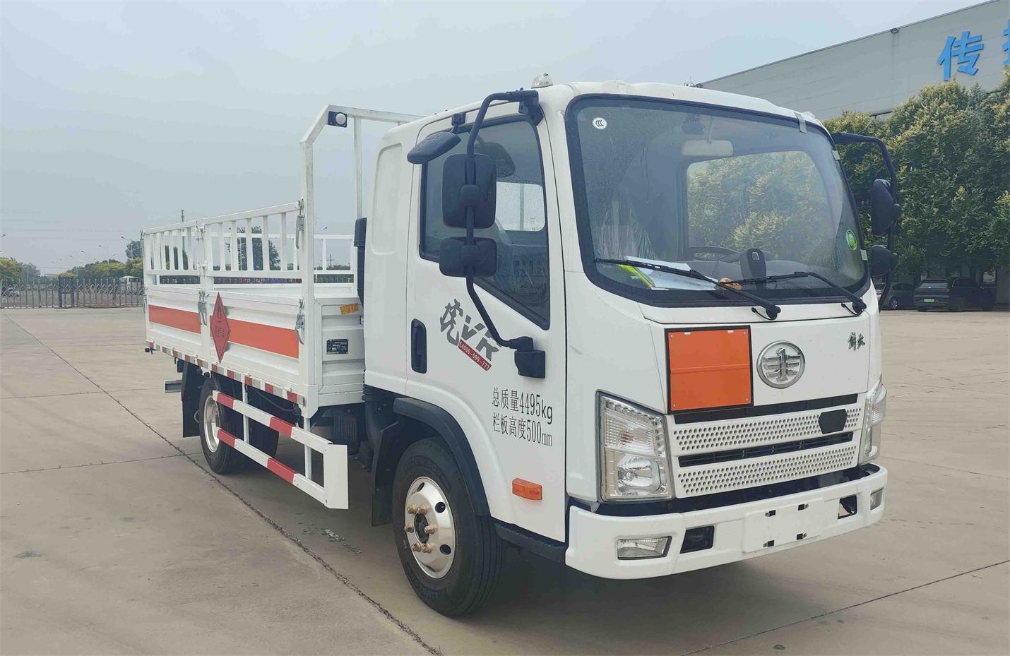 平安金鵬牌BPA5040TQPVR氣瓶運(yùn)輸車