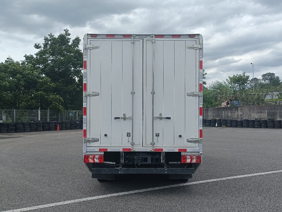 陜汽牌SX5041XXYBEV381N純電動廂式貨車公告圖片