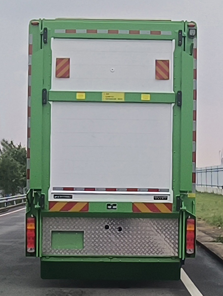 百勤牌XBQ5313CCQZ66DL畜禽運輸車公告圖片