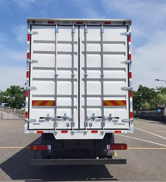 福田牌BJ5186XXY-03廂式貨車公告圖片