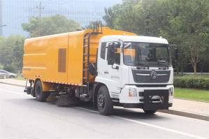 扫路车