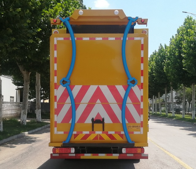 友一牌SYL5180TFZ6防撞緩沖車公告圖片