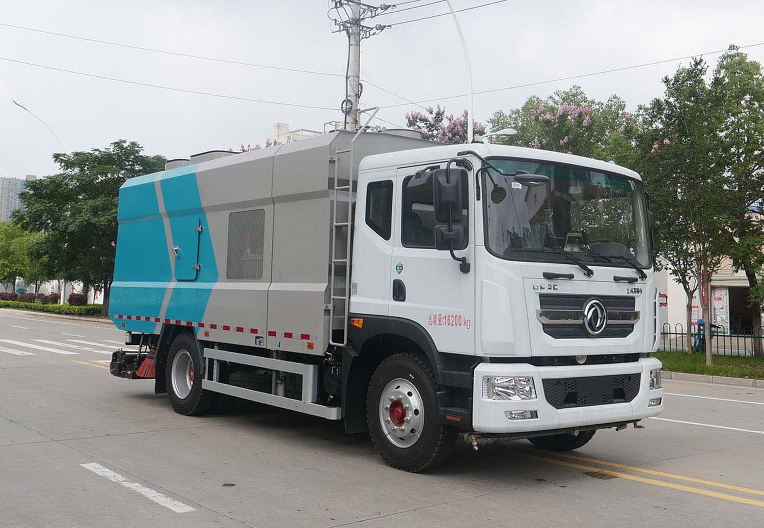 華通牌HCQ5165TXCEQ6CS吸塵車