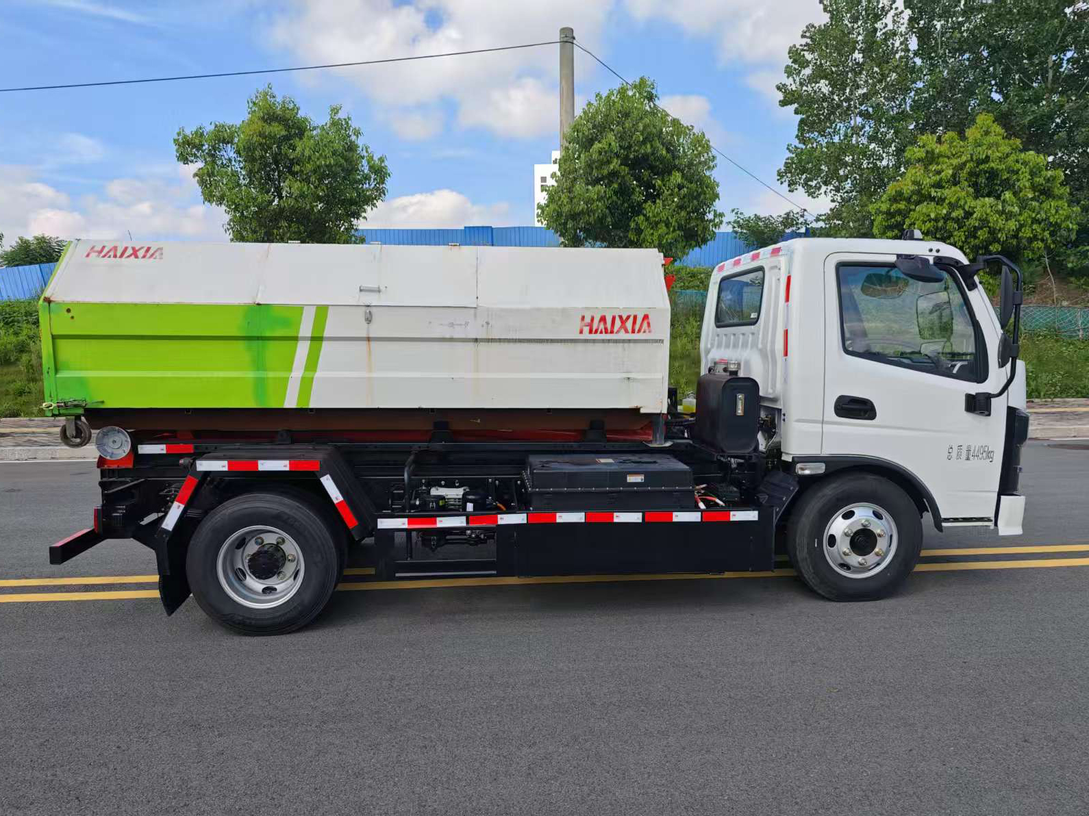 炎帝牌SZD5040ZXXFDBEV純電動車廂可卸式垃圾車公告圖片