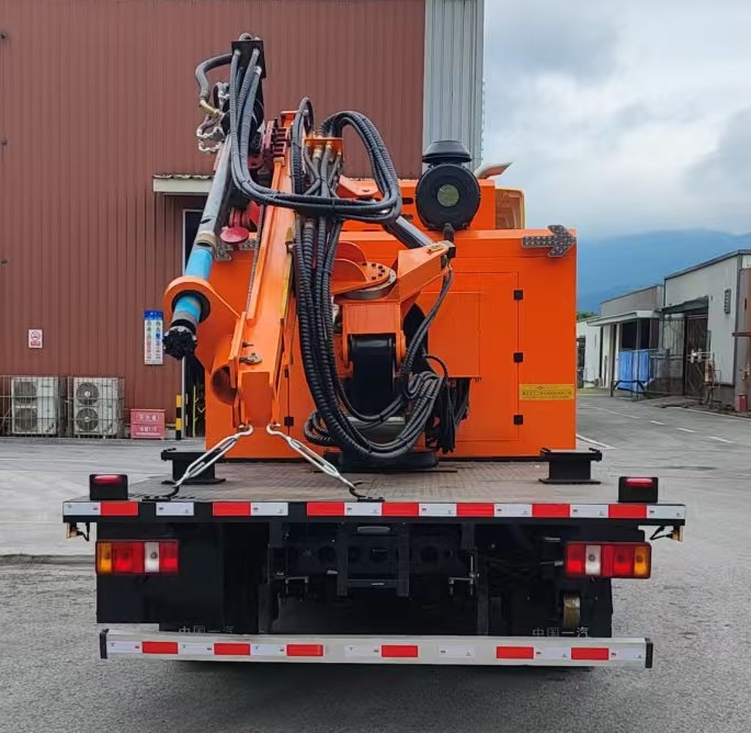 渝宏精工牌YHQ5081TQX161A護欄搶修車公告圖片