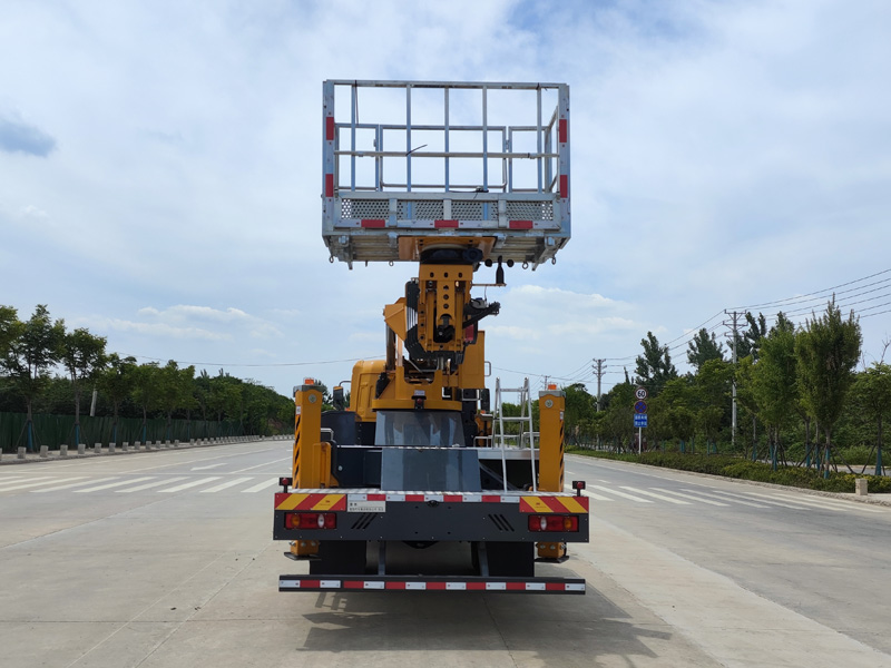楚勝牌CSC5180JGKD6高空作業(yè)車公告圖片