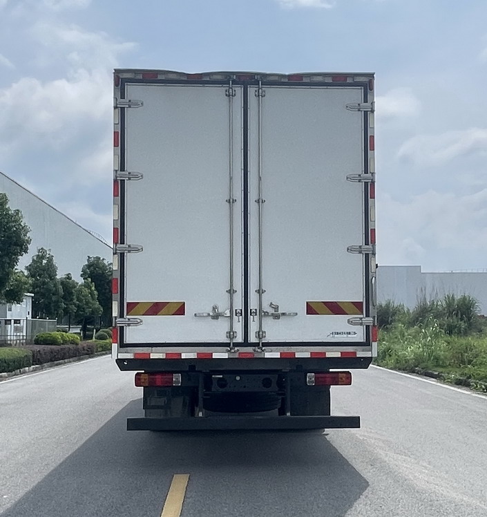 乘龍牌LZ5181XLCH5AC101冷藏車公告圖片