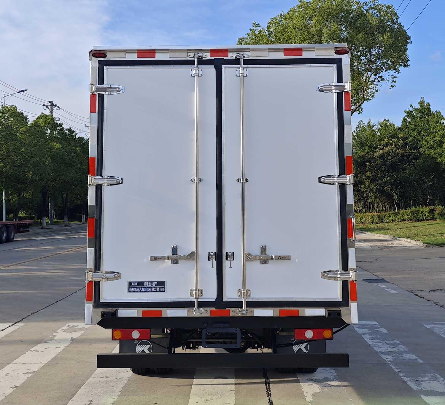 凱馬牌KMC5040XLCBEVA318X1純電動冷藏車公告圖片