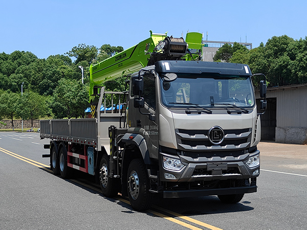 ZLM5310JSQHN型隨車(chē)起重運(yùn)輸車(chē)圖片