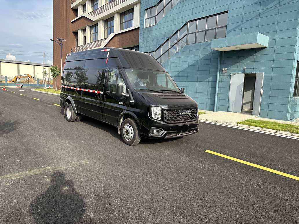 荷美安邦牌YLG5040XZBJL6裝備車